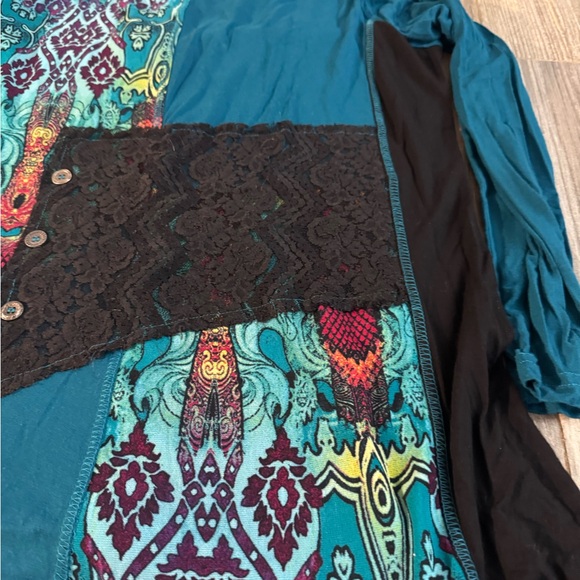 Vibrant Teal and Multicolor Long Sleeve Women's Top - Picture 4 of 9